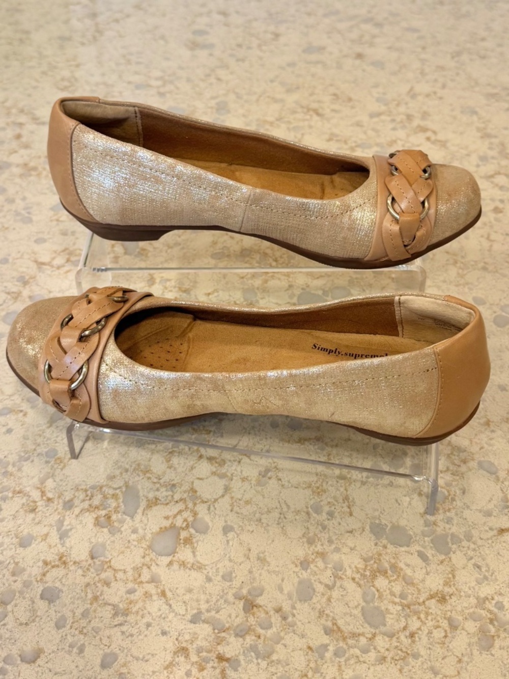 NWOB, Women's Size 7M Ballet flats by Soft Spots Tan & Gold Leather Arch Support
